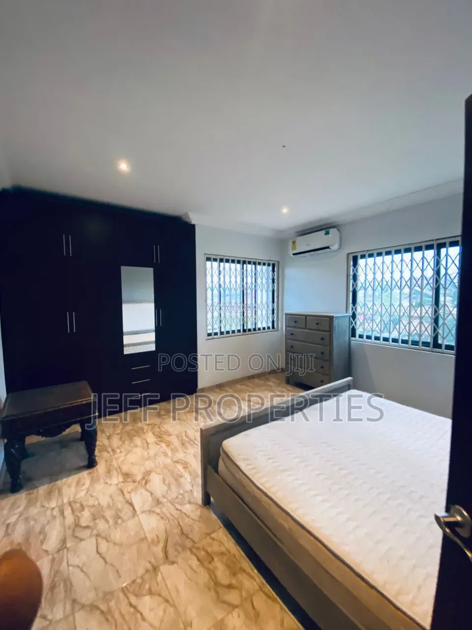 Furnished 7bdrm Duplex in White House, Ofankor for sale
