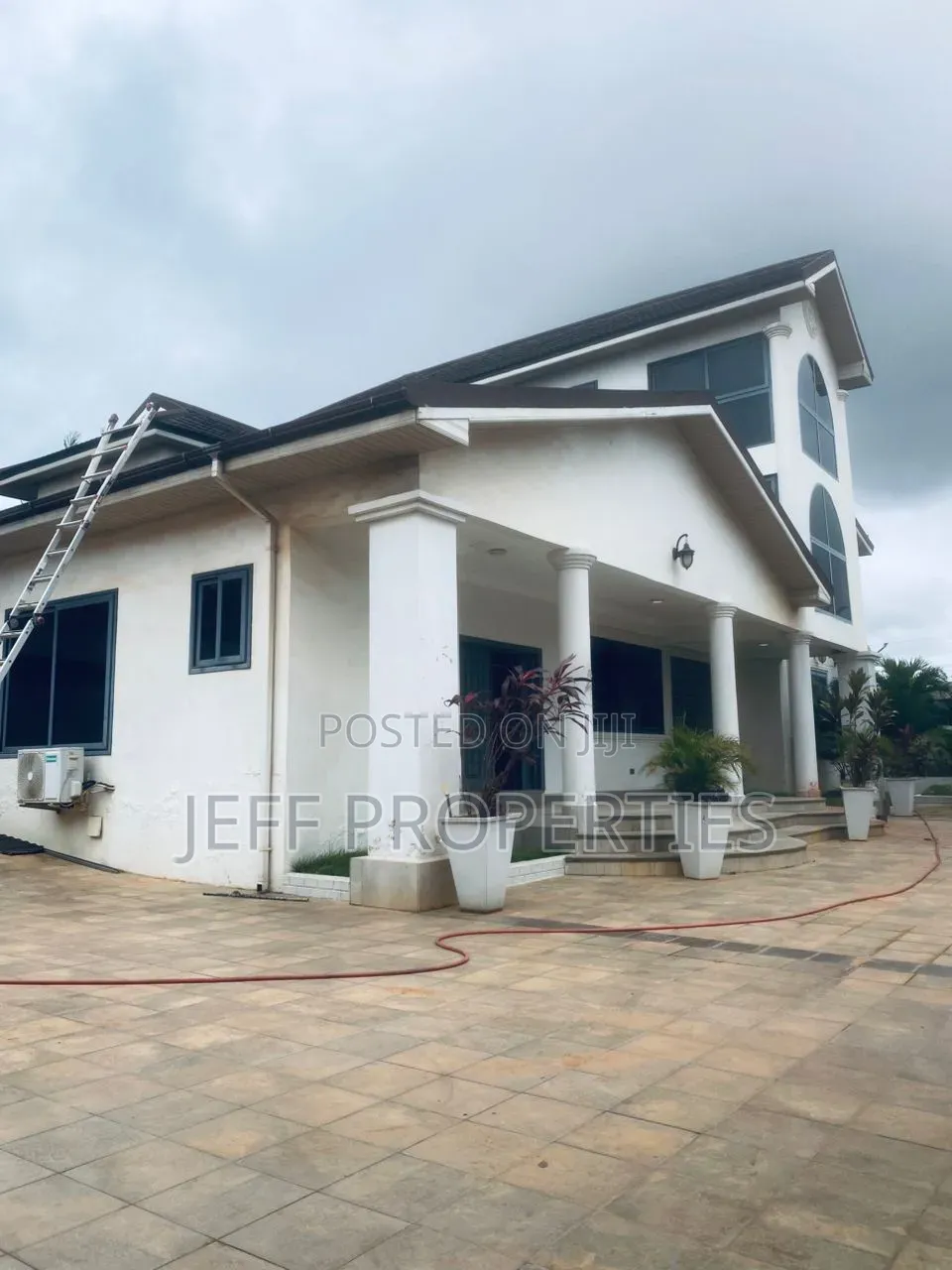 Furnished 7bdrm Duplex in White House, Ofankor for sale