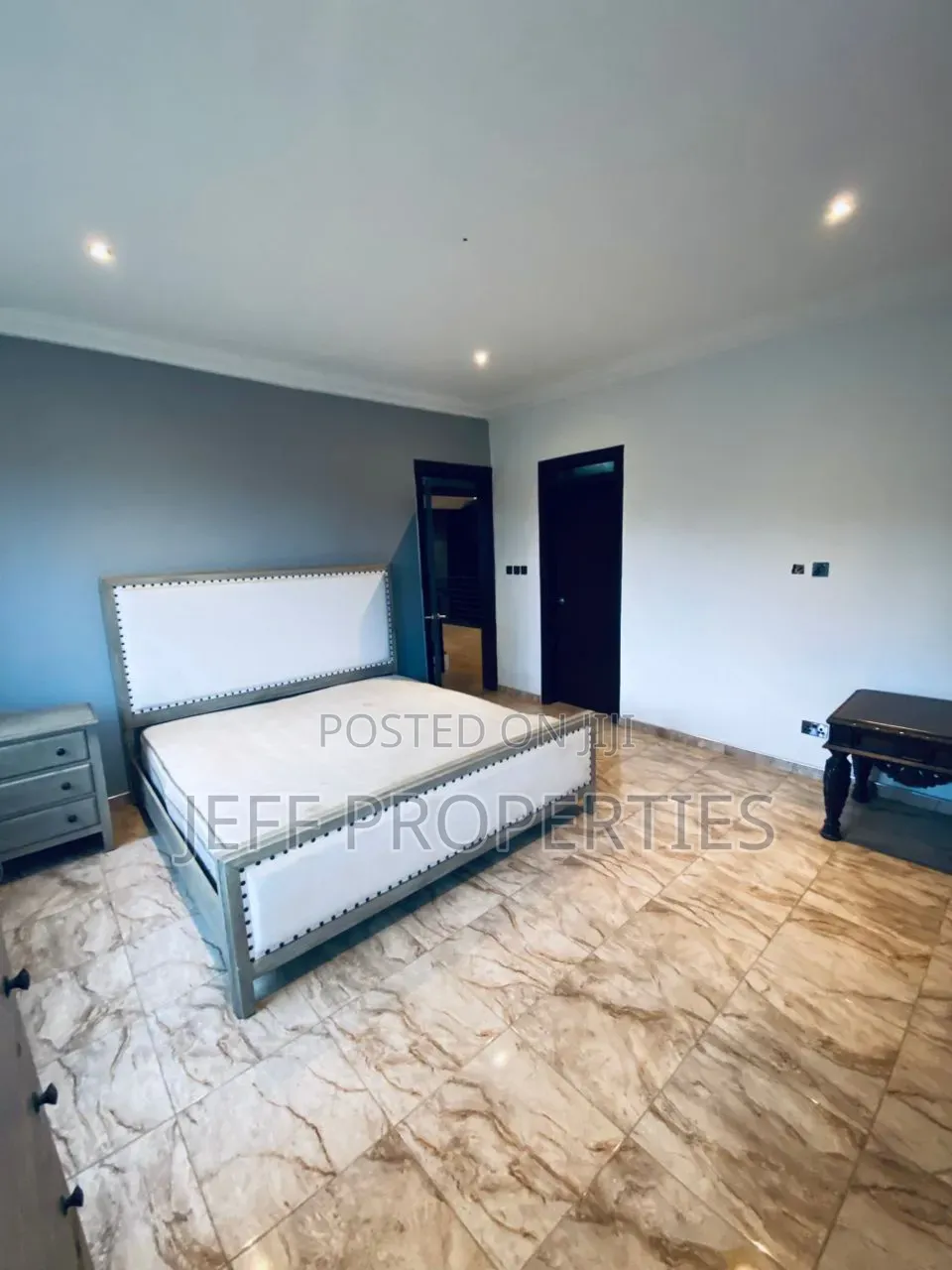 Furnished 7bdrm Duplex in White House, Ofankor for sale
