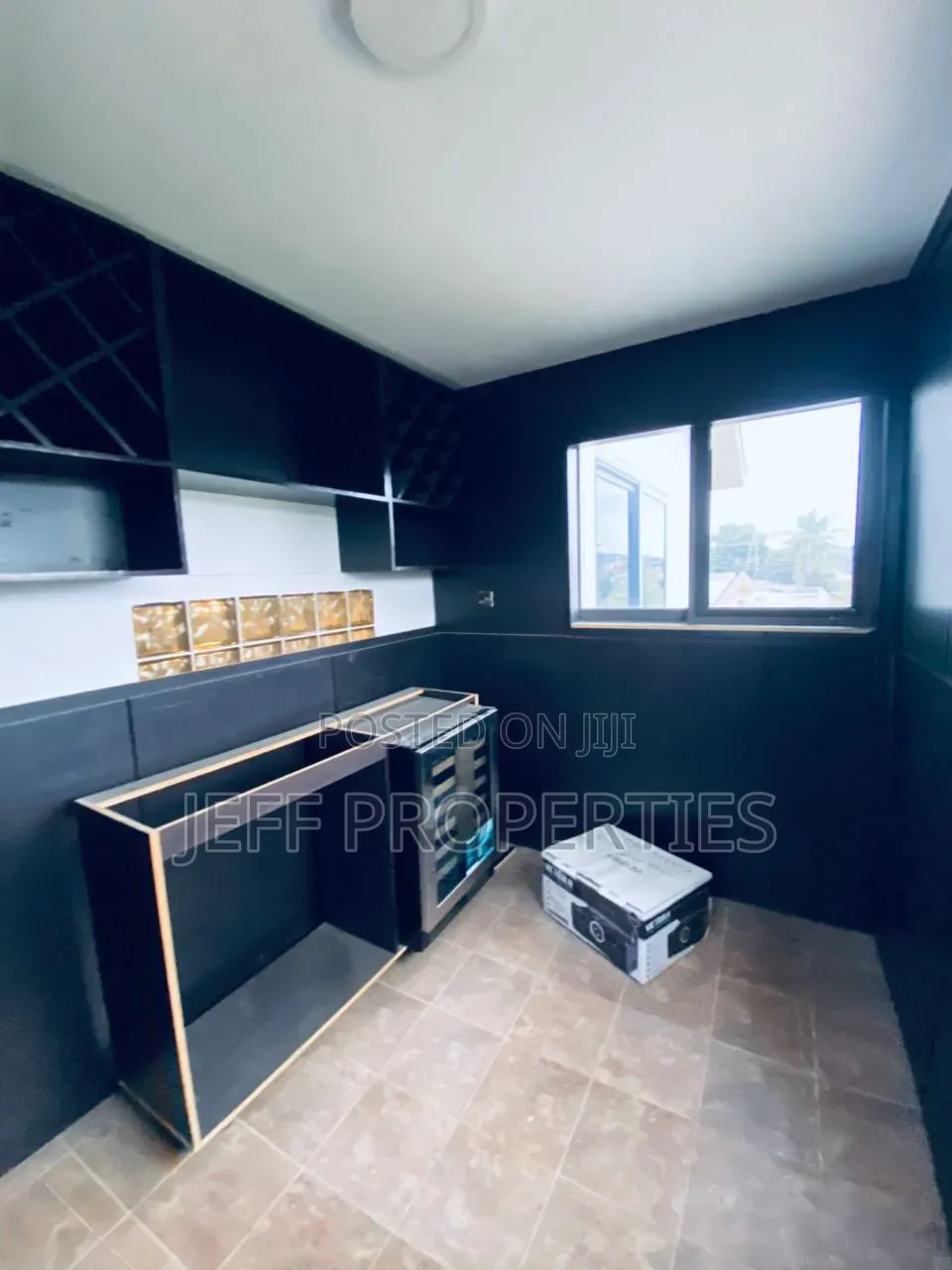 Furnished 7bdrm Duplex in White House, Ofankor for sale