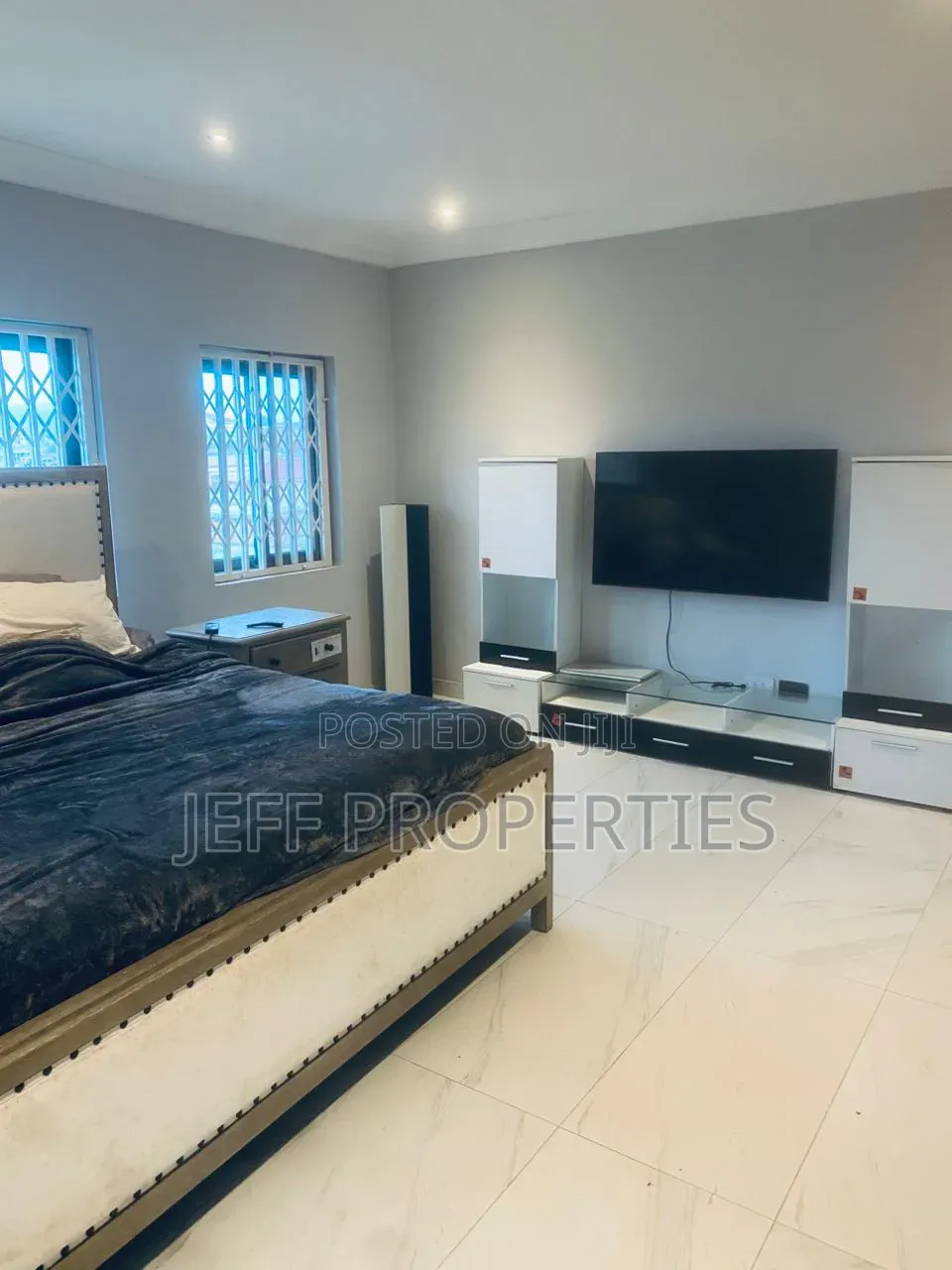 Furnished 7bdrm Duplex in White House, Ofankor for sale