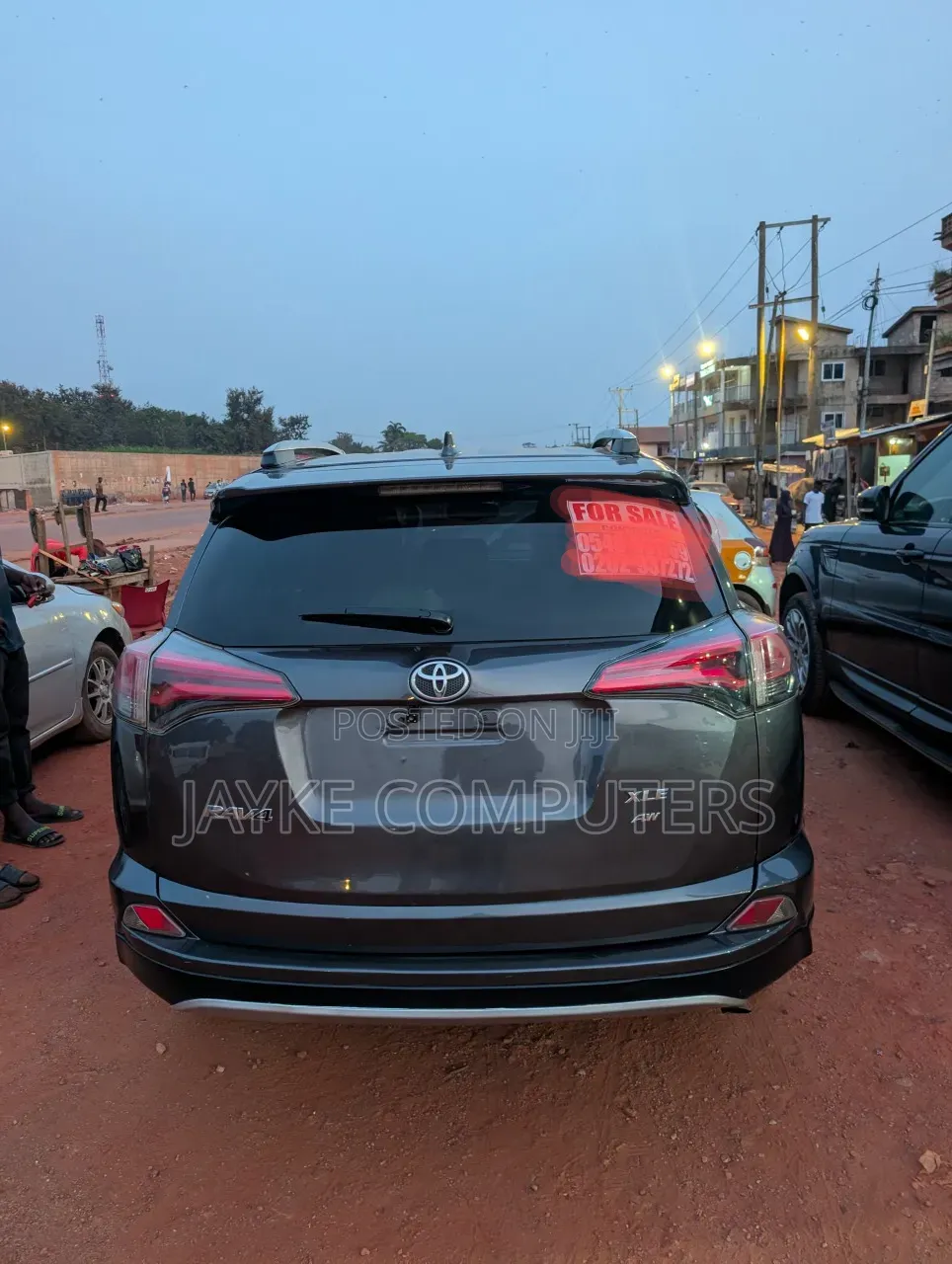 Toyota RAV4 XLE AWD (2.5L 4cyl 6A) 2016 Gray