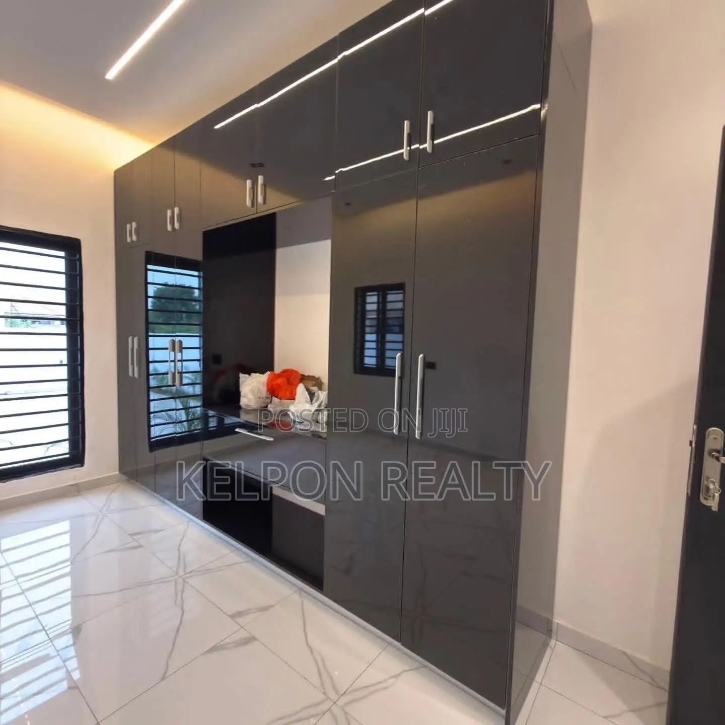 3bdrm House in Lakeside, North Legon for sale
