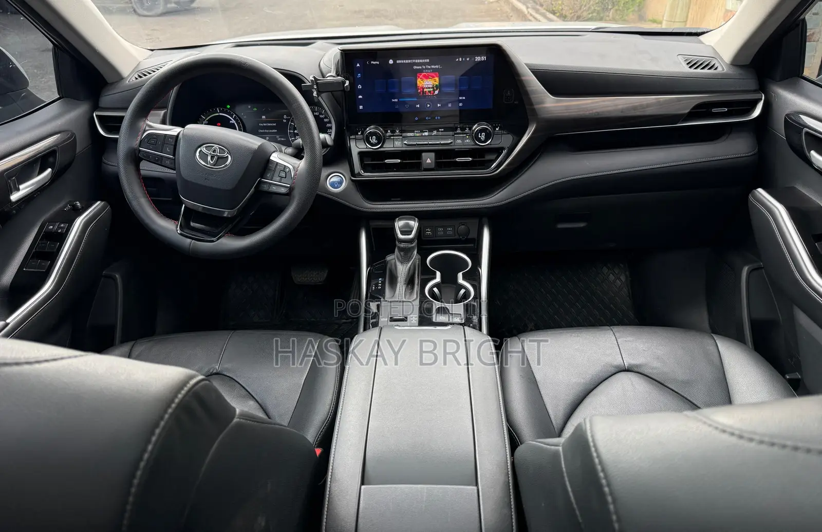 Toyota Highlander XLE 2021 White