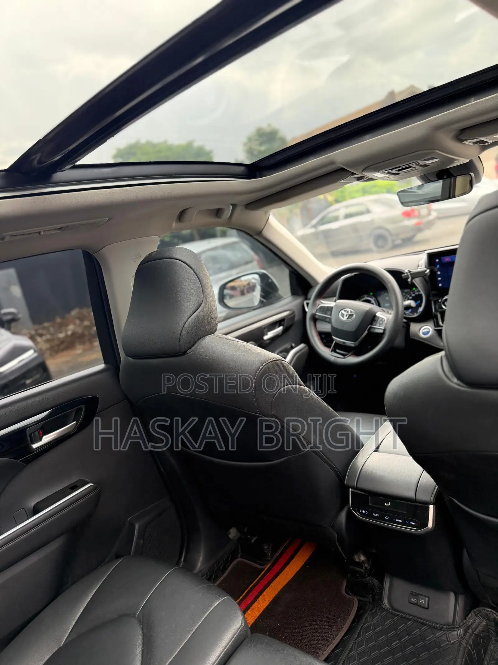 Toyota Highlander XLE 2021 White