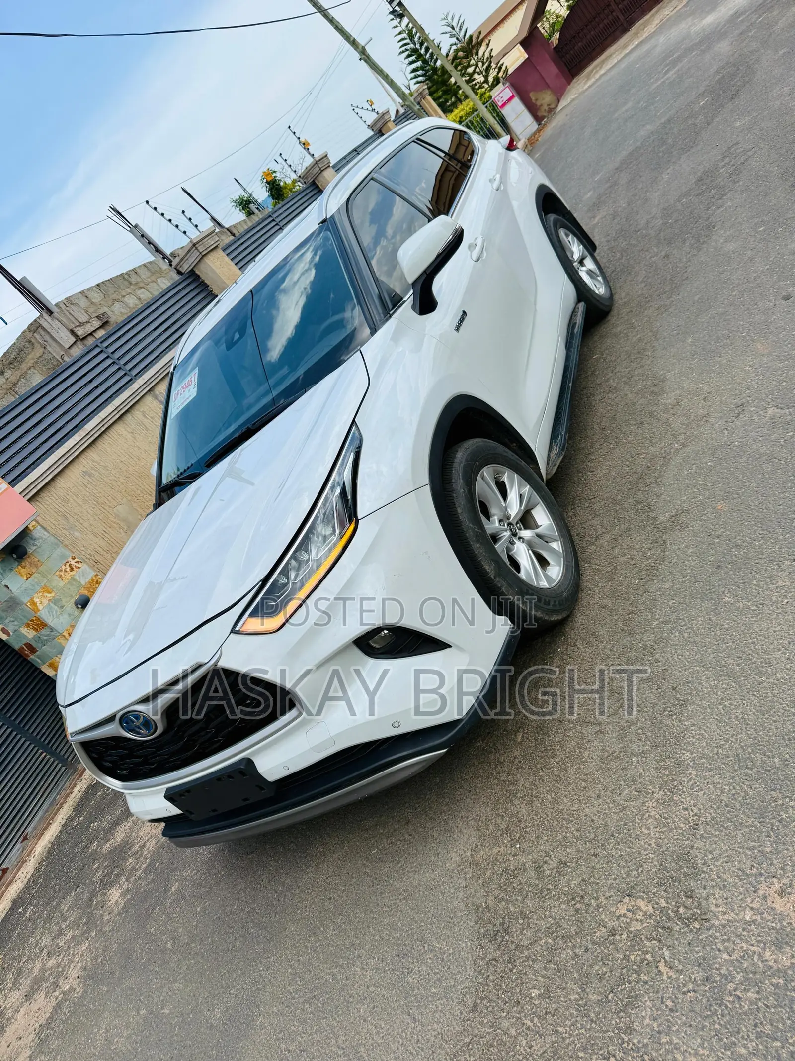 Toyota Highlander XLE 2021 White