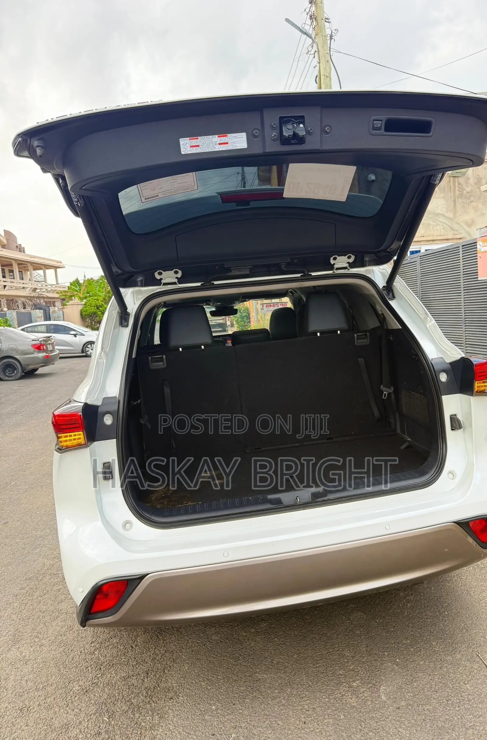 Toyota Highlander XLE 2021 White