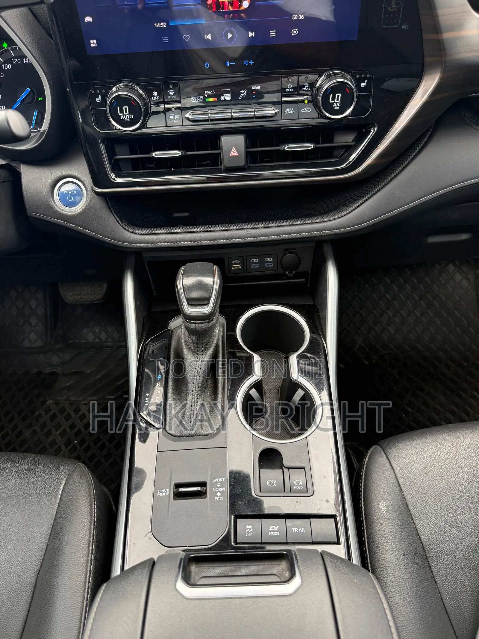 Toyota Highlander XLE 2021 White