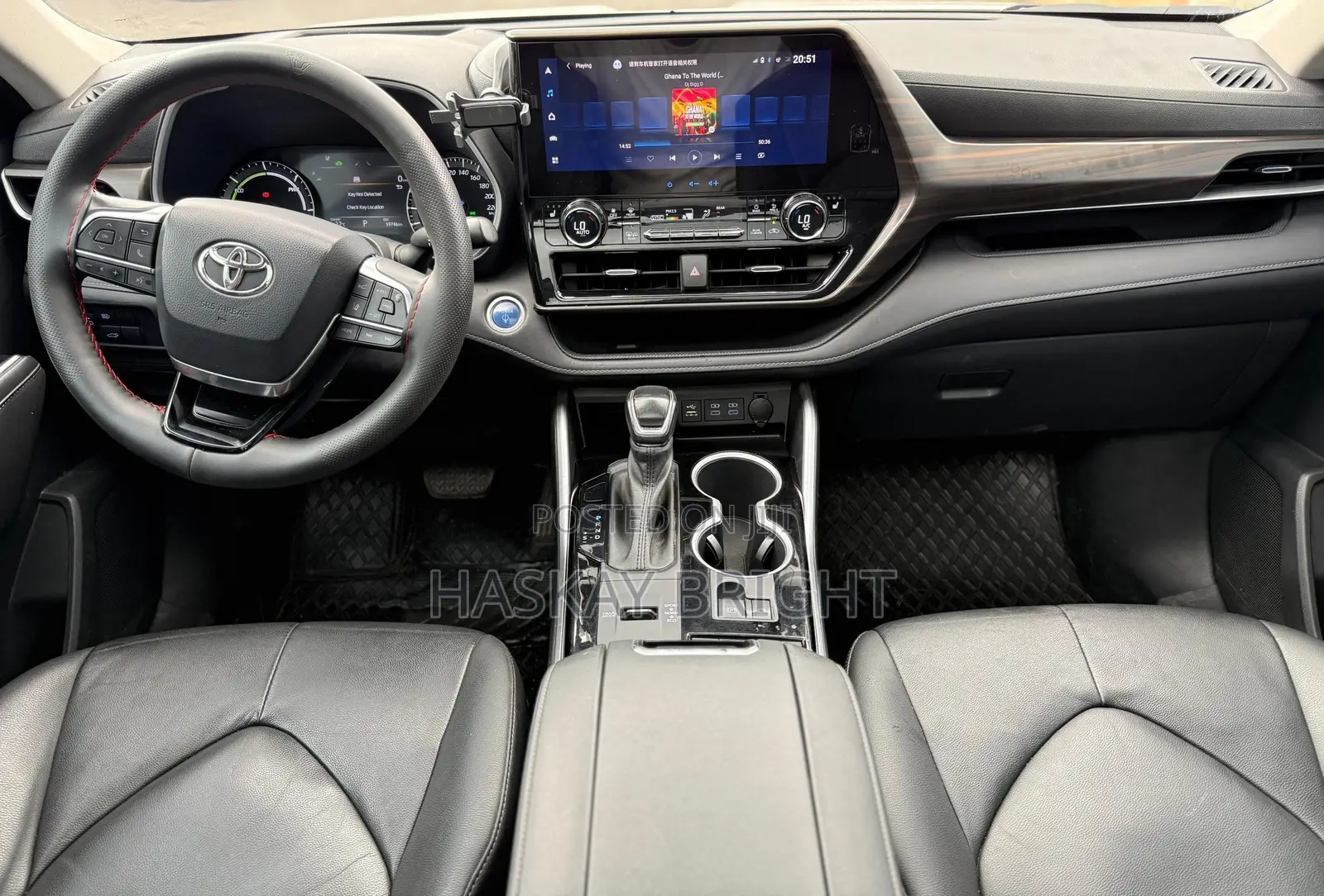 Toyota Highlander XLE 2021 White