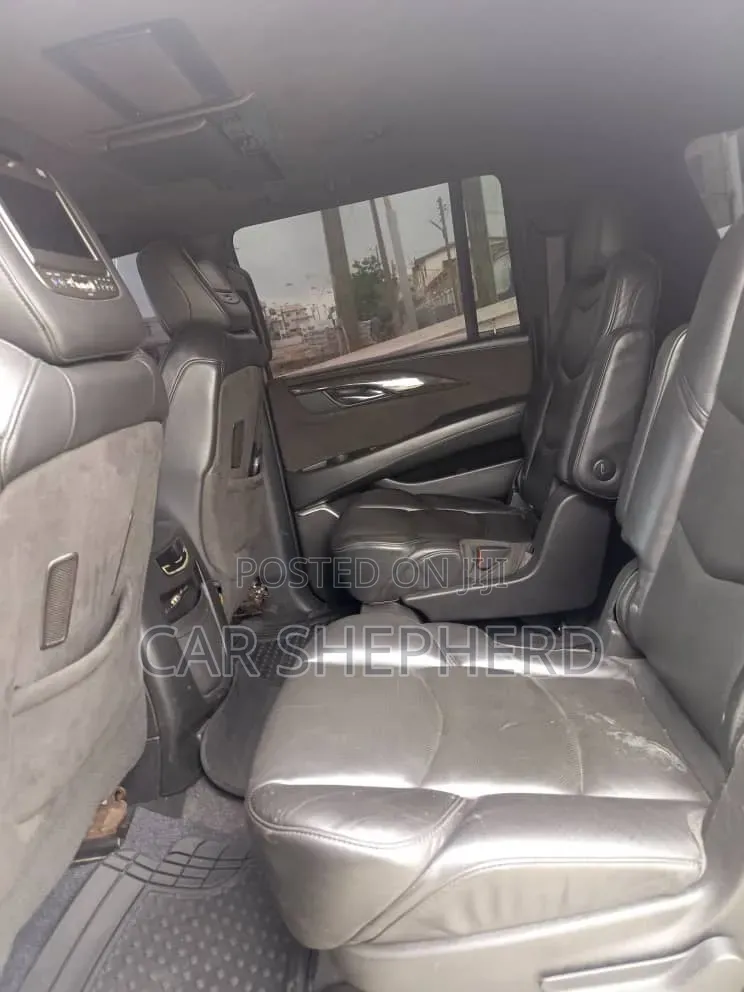 Cadillac Escalade ESV 2016 Black