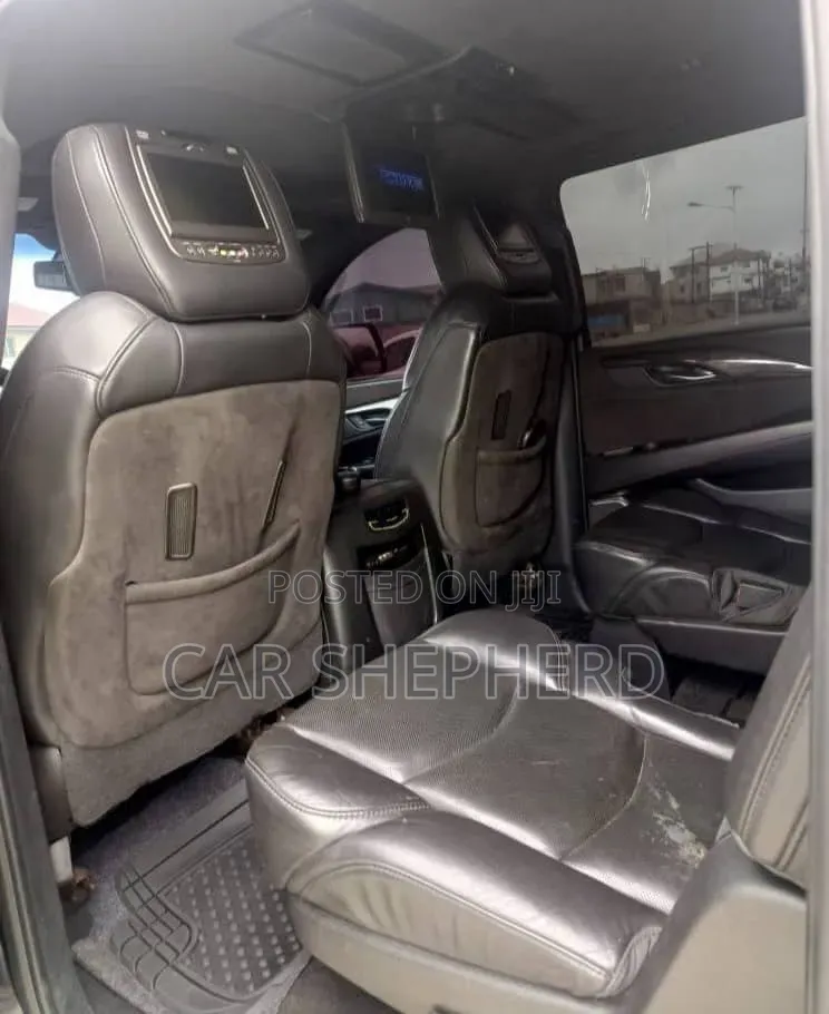 Cadillac Escalade ESV 2016 Black