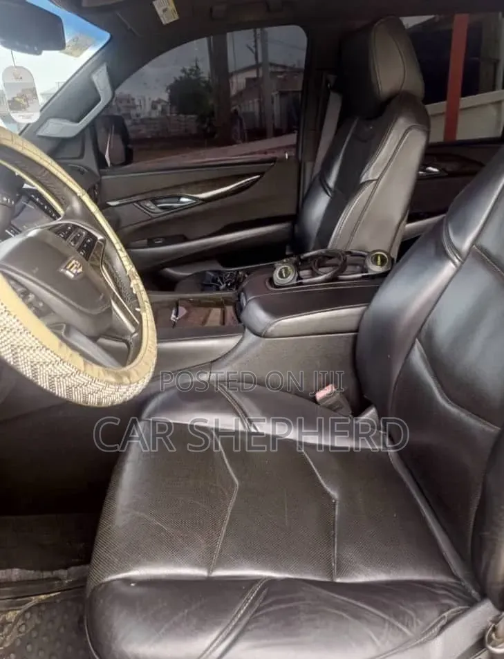 Cadillac Escalade ESV 2016 Black