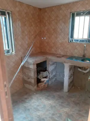 1bdrm Room & Parlour in Cold Store for rent