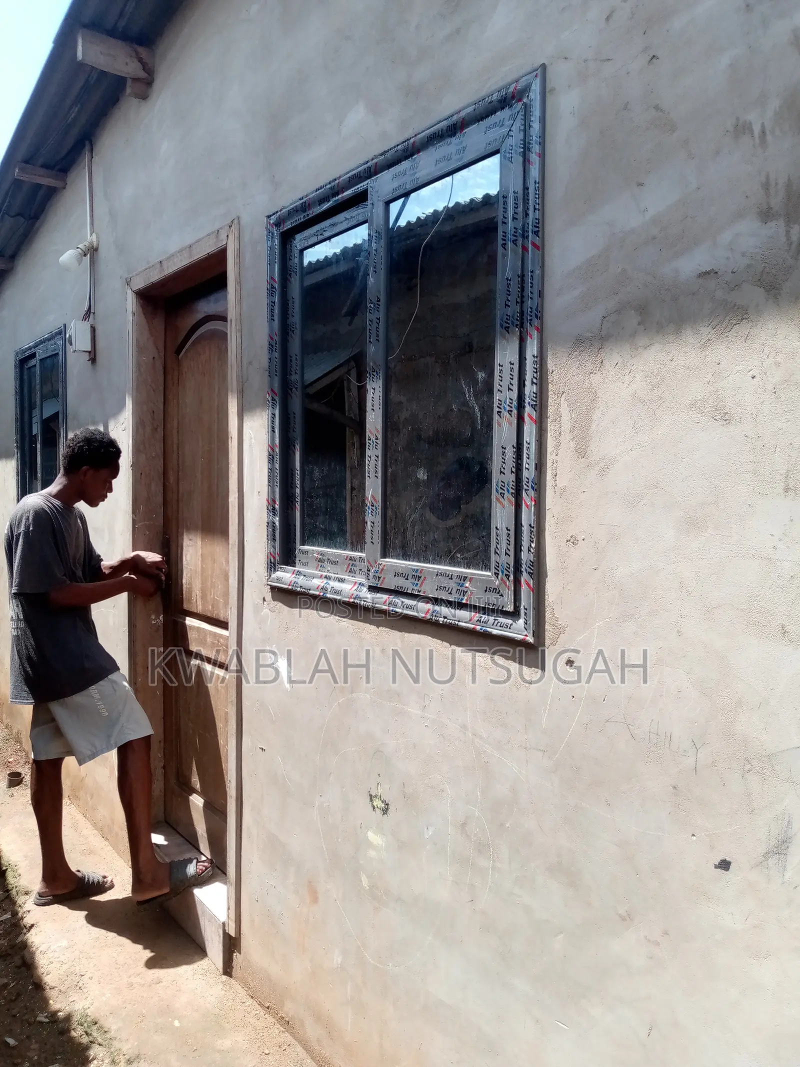 1bdrm Room & Parlour in Cold Store for rent