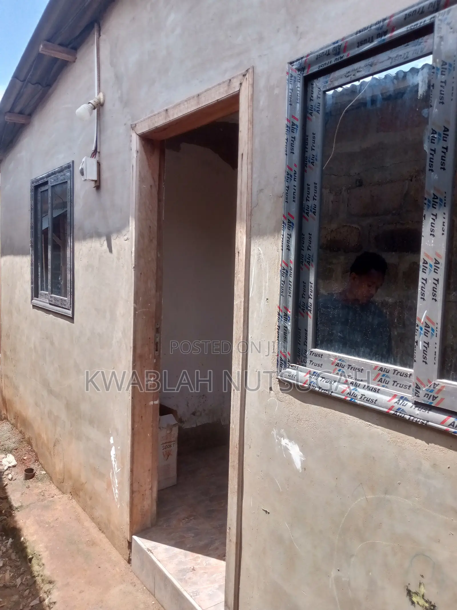 1bdrm Room & Parlour in Cold Store for rent
