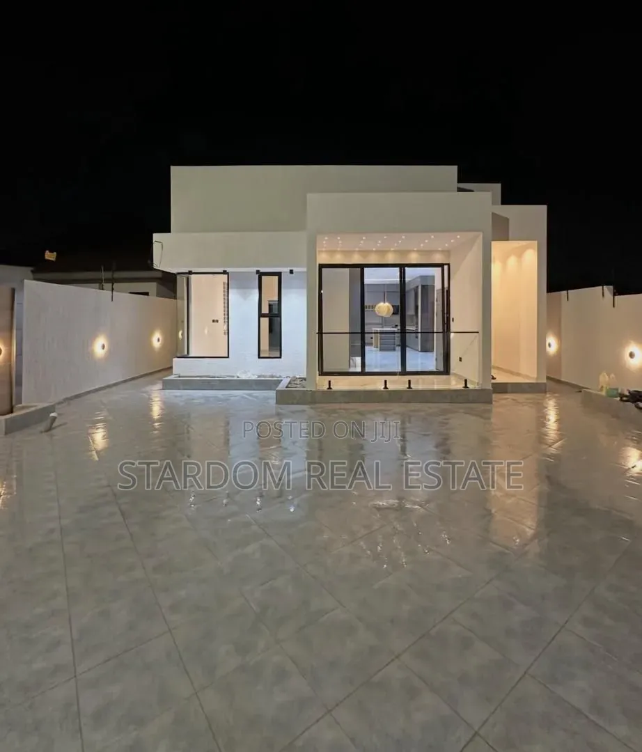 3bdrm Bungalow in Lakeside Estate for sale