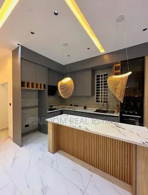 3bdrm Bungalow in Lakeside Estate for sale