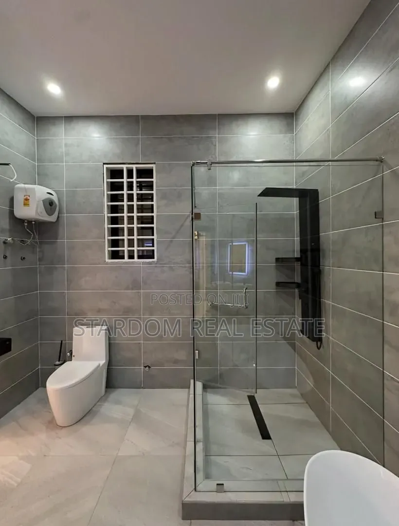 3bdrm Bungalow in Lakeside Estate for sale