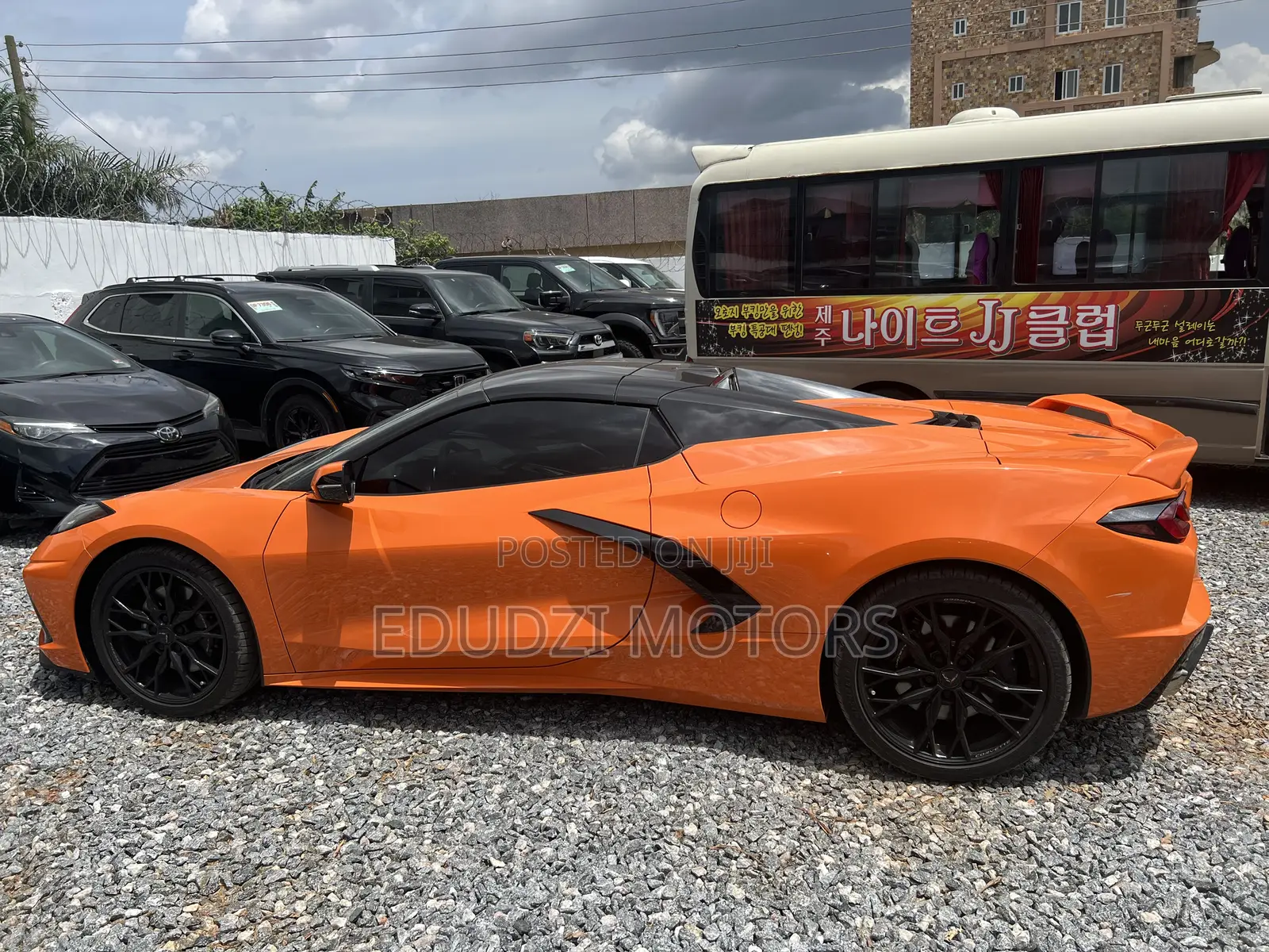 Chevrolet Corvette Stingray Convertible w/2LT 2023 Orange