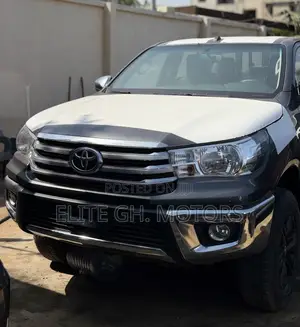 New Toyota Hilux 2023 Black