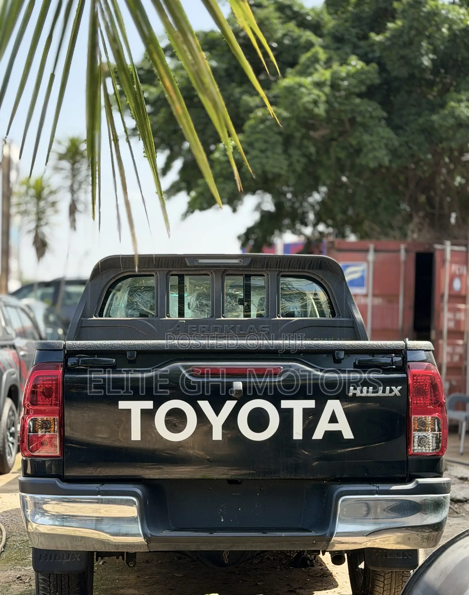 New Toyota Hilux 2023 Black