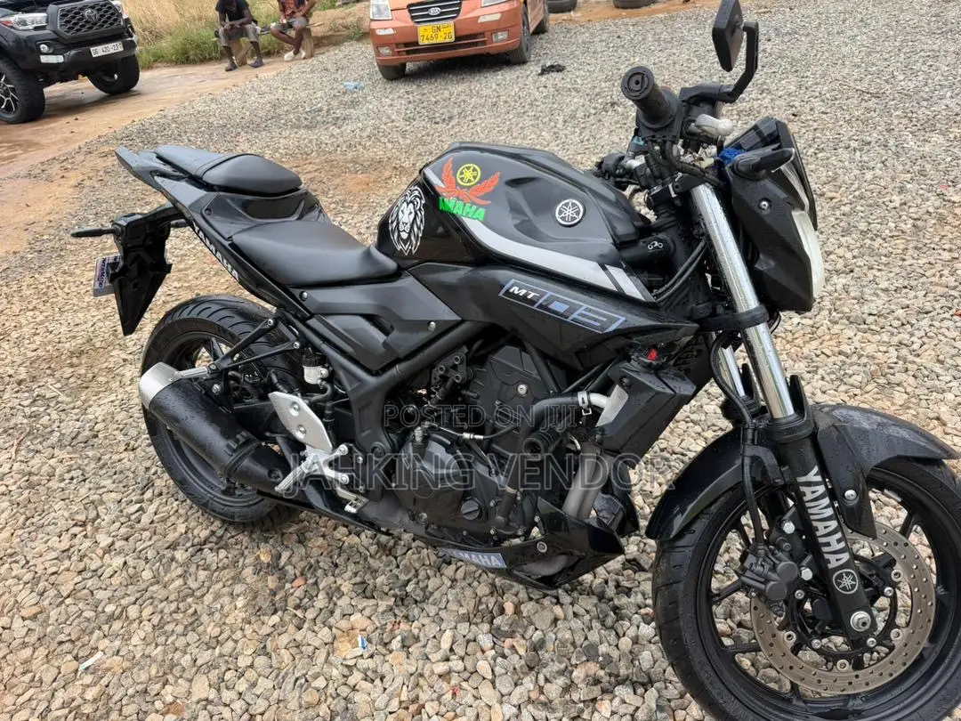 Yamaha 2019 Black