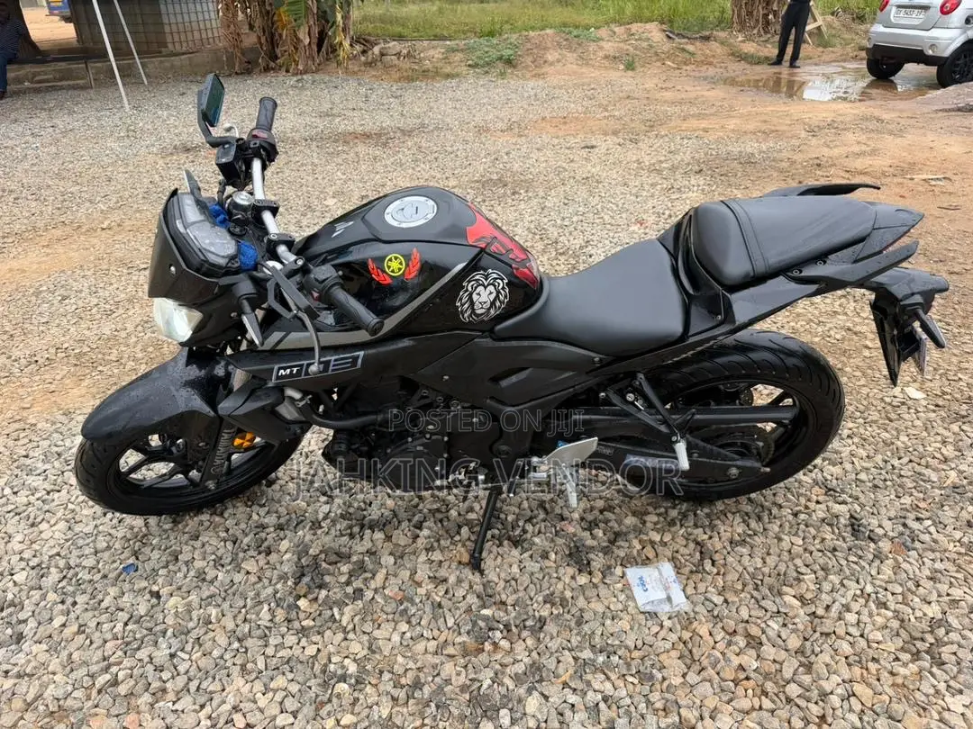 Yamaha 2019 Black