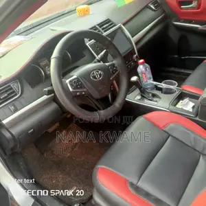 Toyota Camry SE 4dr Sedan (2.5L 4cyl 6A) 2016 Silver