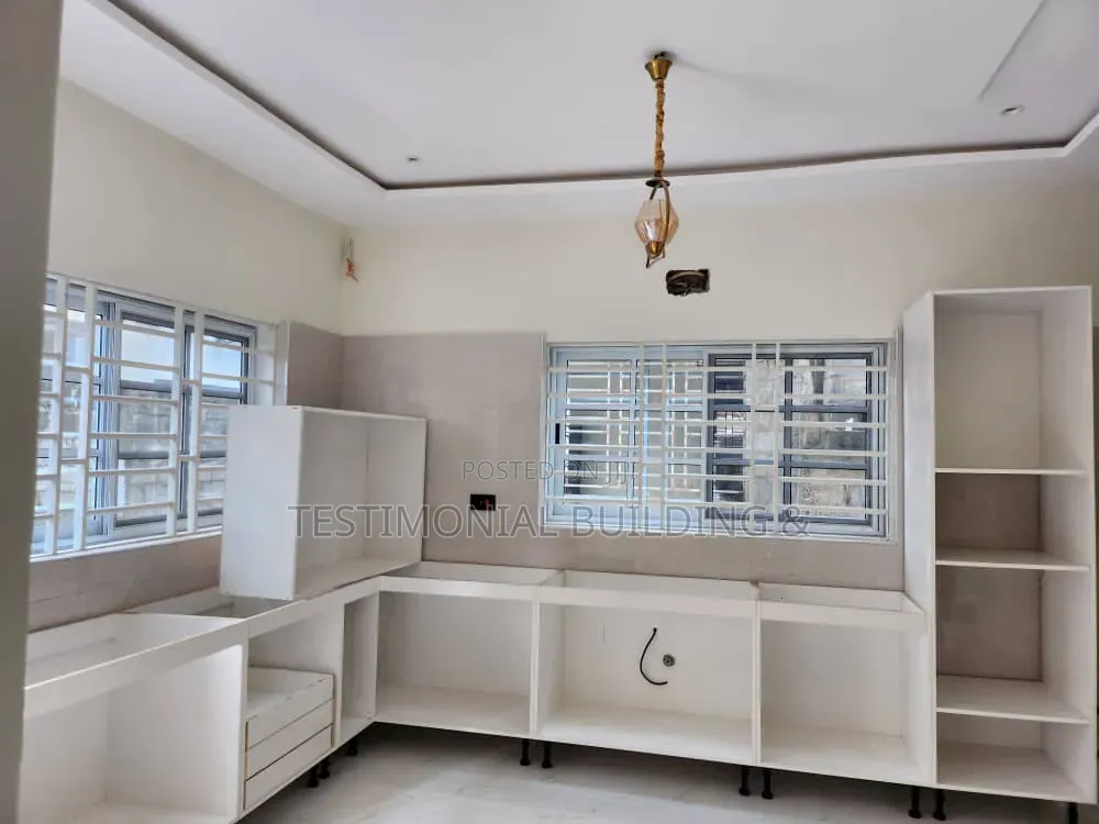4bdrm House in Testimonial Building, Police Station for sale