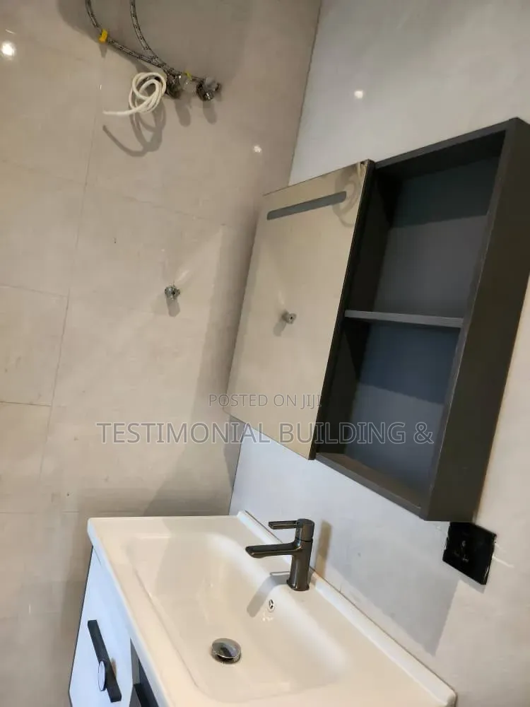 4bdrm House in Testimonial Building, Police Station for sale