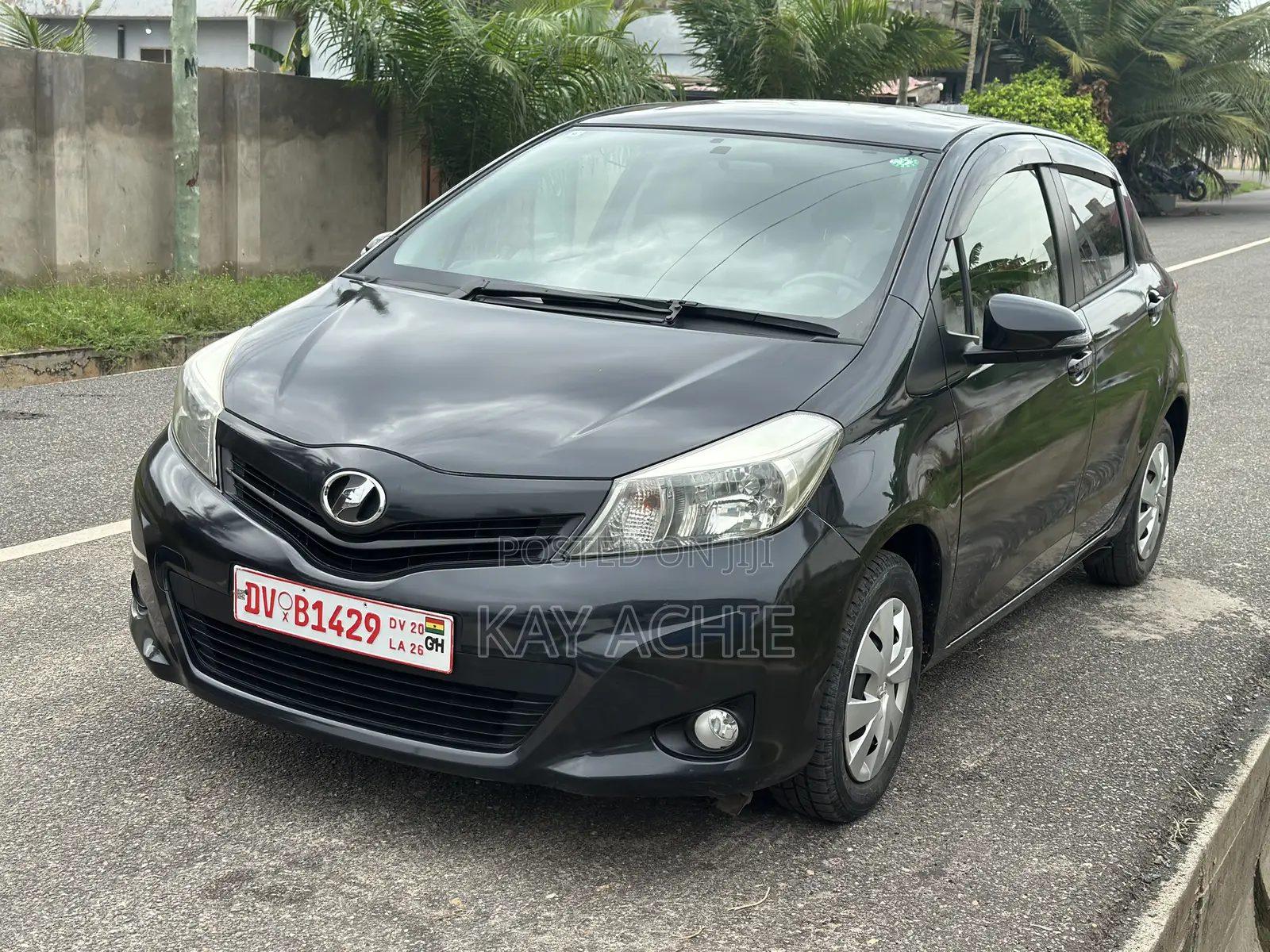 Toyota Vitz 1.3 AWD 5dr 2013 Black