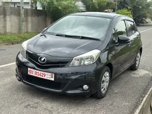 Toyota Vitz 1.3 AWD 5dr 2013 Black
