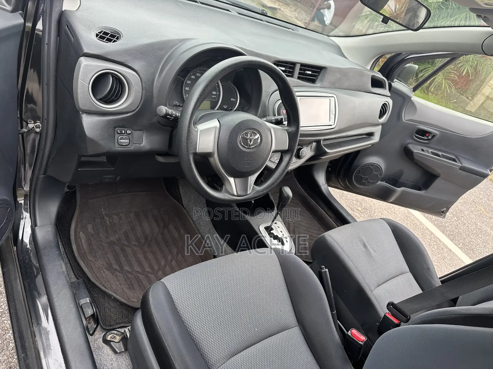 Toyota Vitz 1.3 AWD 5dr 2013 Black