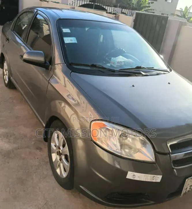 Chevrolet Aveo 2013 Silver