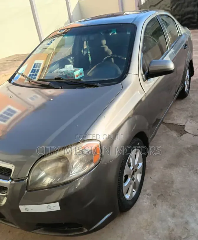 Chevrolet Aveo 2013 Silver