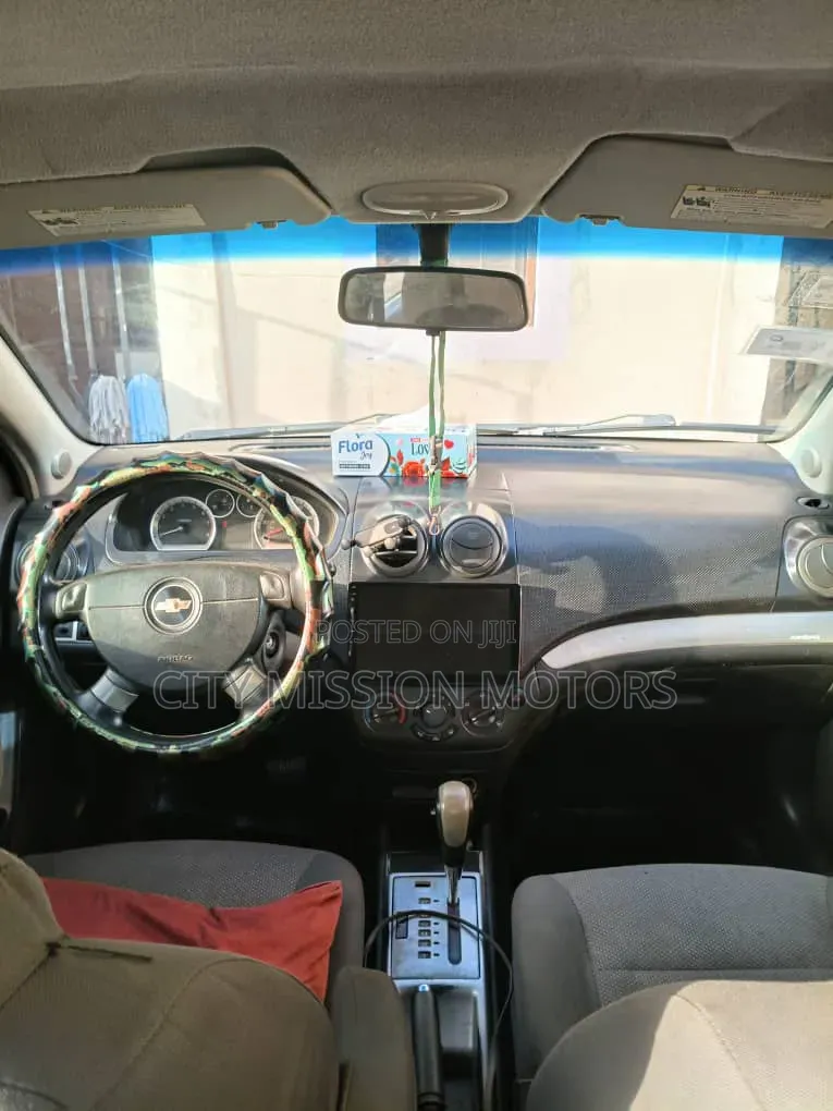 Chevrolet Aveo 2013 Silver