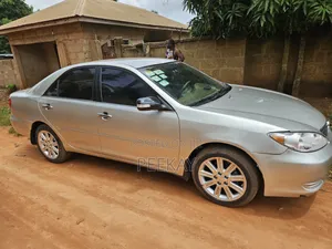 Toyota Camry XLE 4dr Sedan (2.4L 4cyl 5A) 2006 Beige
