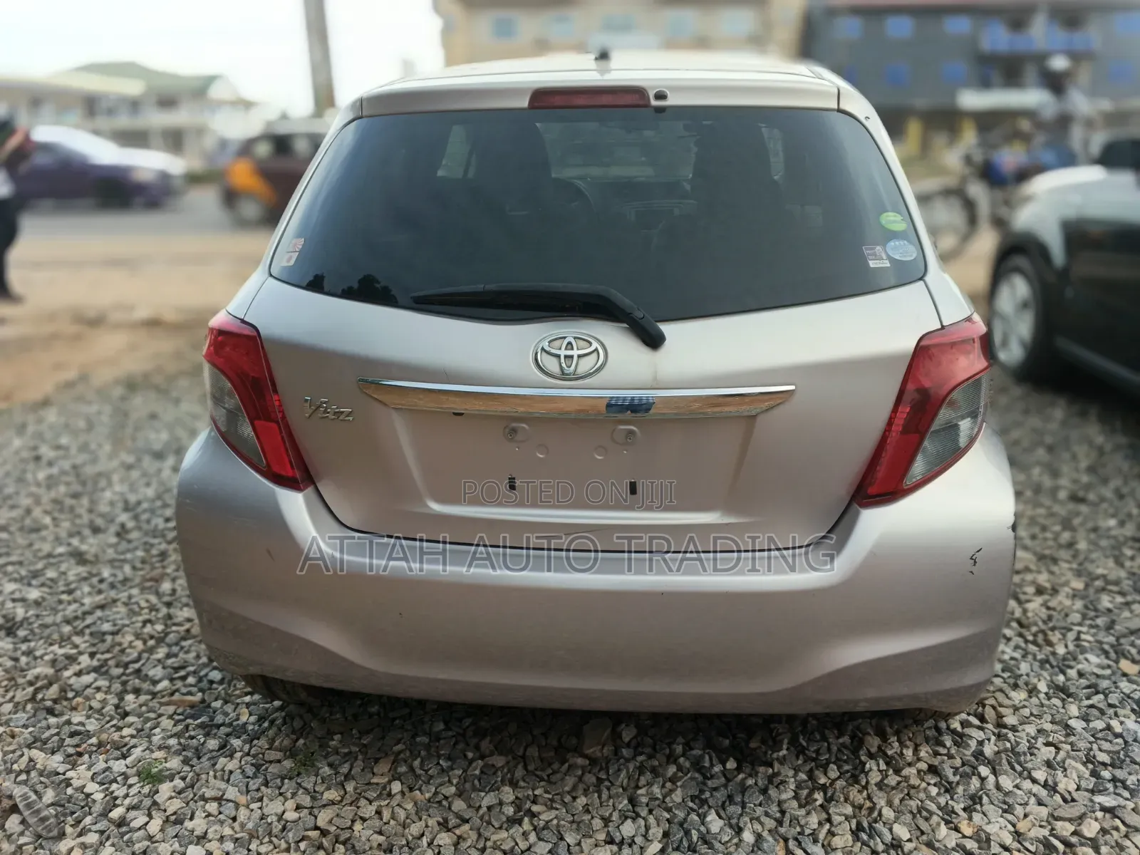 Toyota Vitz 2014 Silver