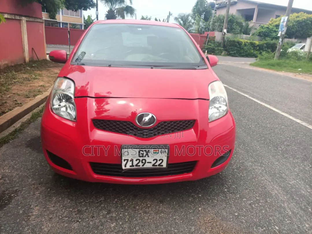 Toyota Vitz 2010 Red