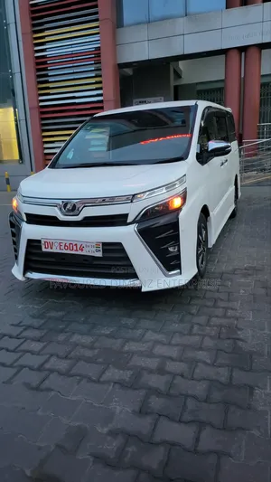 Toyota Voxy 2018 White
