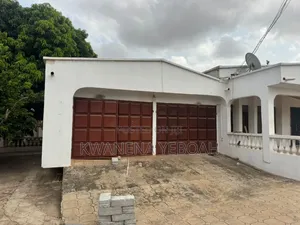 5bdrm House in Ola Achool Area for rent