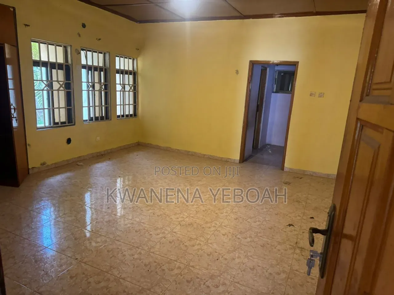 5bdrm House in Ola Achool Area for rent