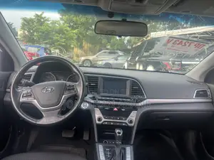 Hyundai Elantra 2017 White
