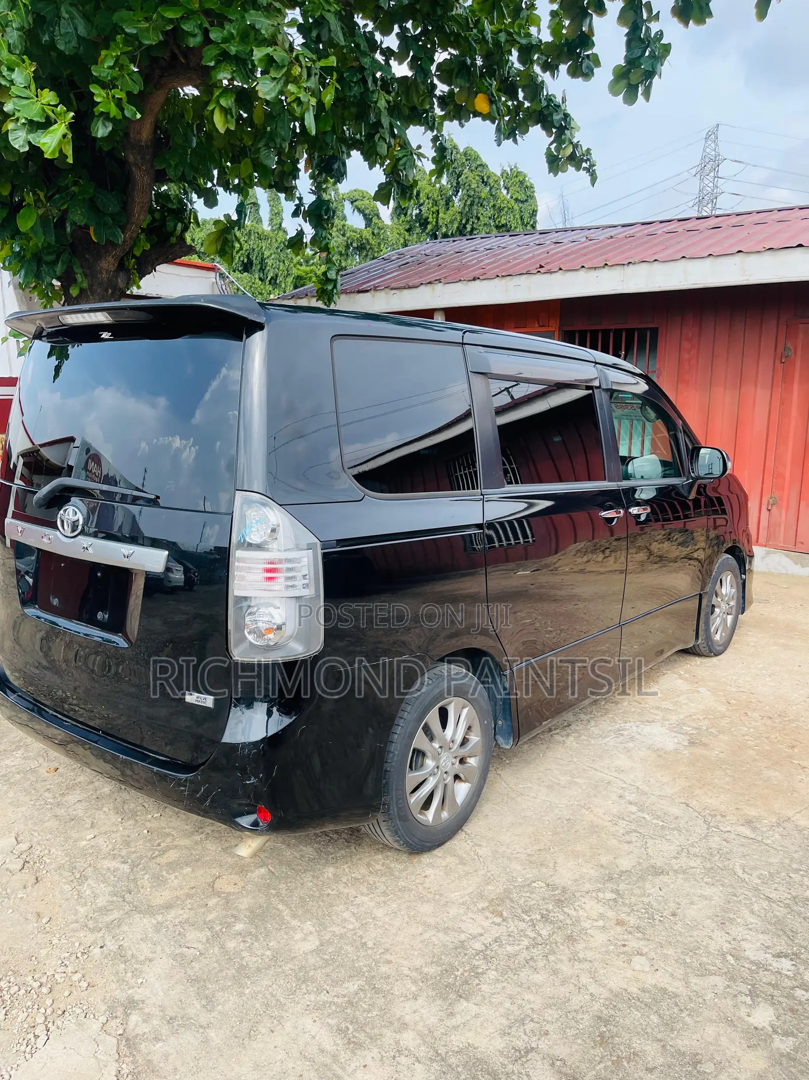 Toyota Voxy 2011 Black