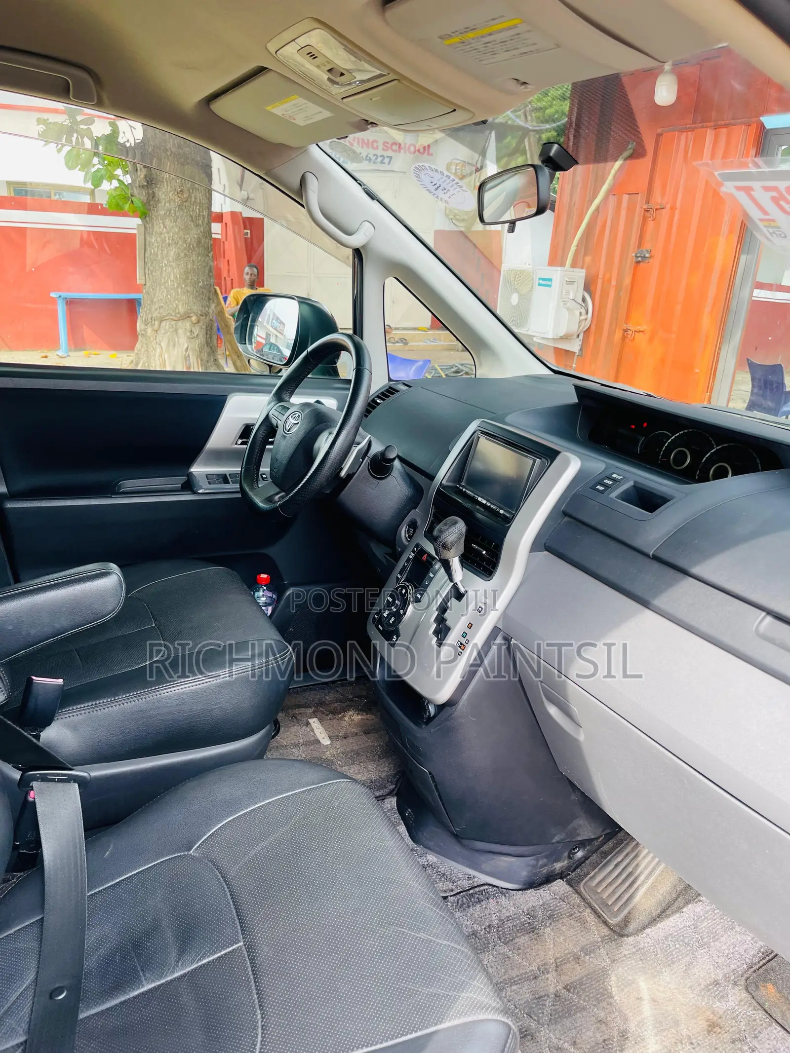 Toyota Voxy 2011 Black