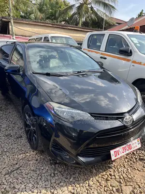 Toyota Corolla LE (1.8L 4cyl 2A) 2018 Black