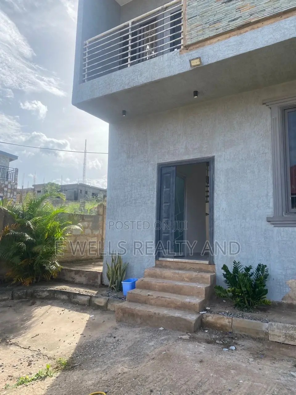 2bdrm House in Akuapim North for rent