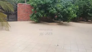 8bdrm House in Pokuase for rent