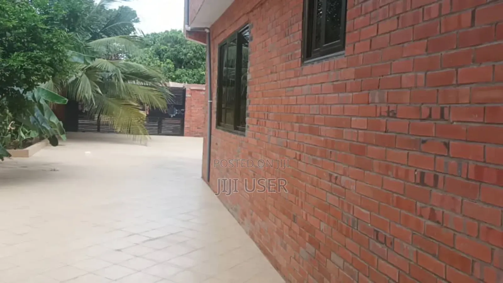 8bdrm House in Pokuase for rent