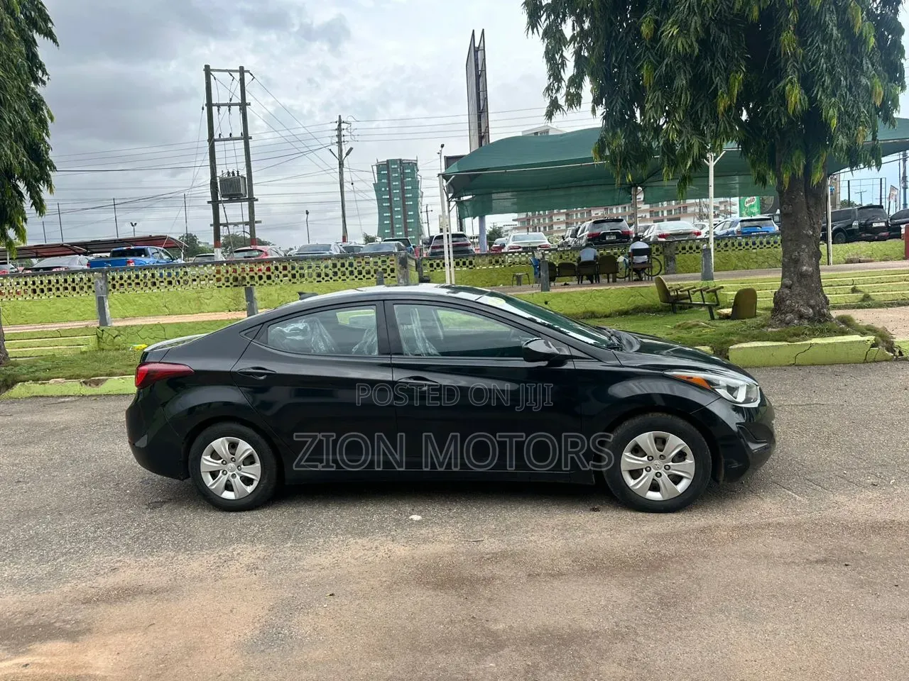 Hyundai Elantra SE Sedan FWD (1.8L 4cyl 6A) 2016 Black